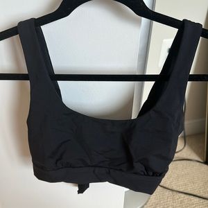 Monday swimwear Jamaica top (size V)